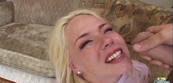  Missy Monroe prend une douche de sperme après une bonne sodomie